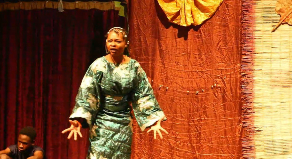 Ifálùsì and Omífọ́n people angry because Olódùmarè ́ saved the people of Àyìnkẹ