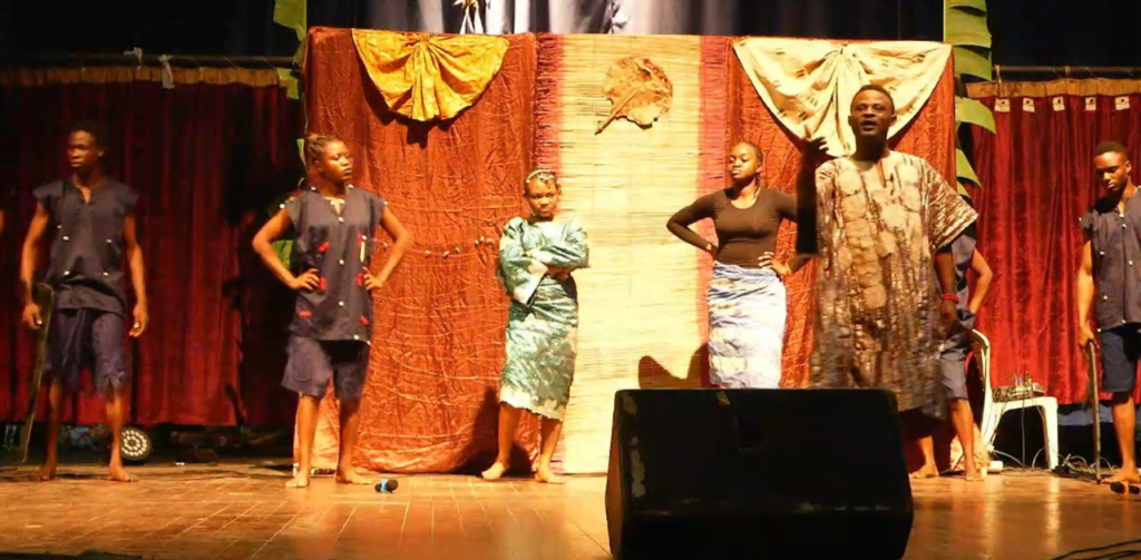 Ifálùsì and Omífọ́n people angry because Olódùmarè ́ saved the people of Àyìnkẹ